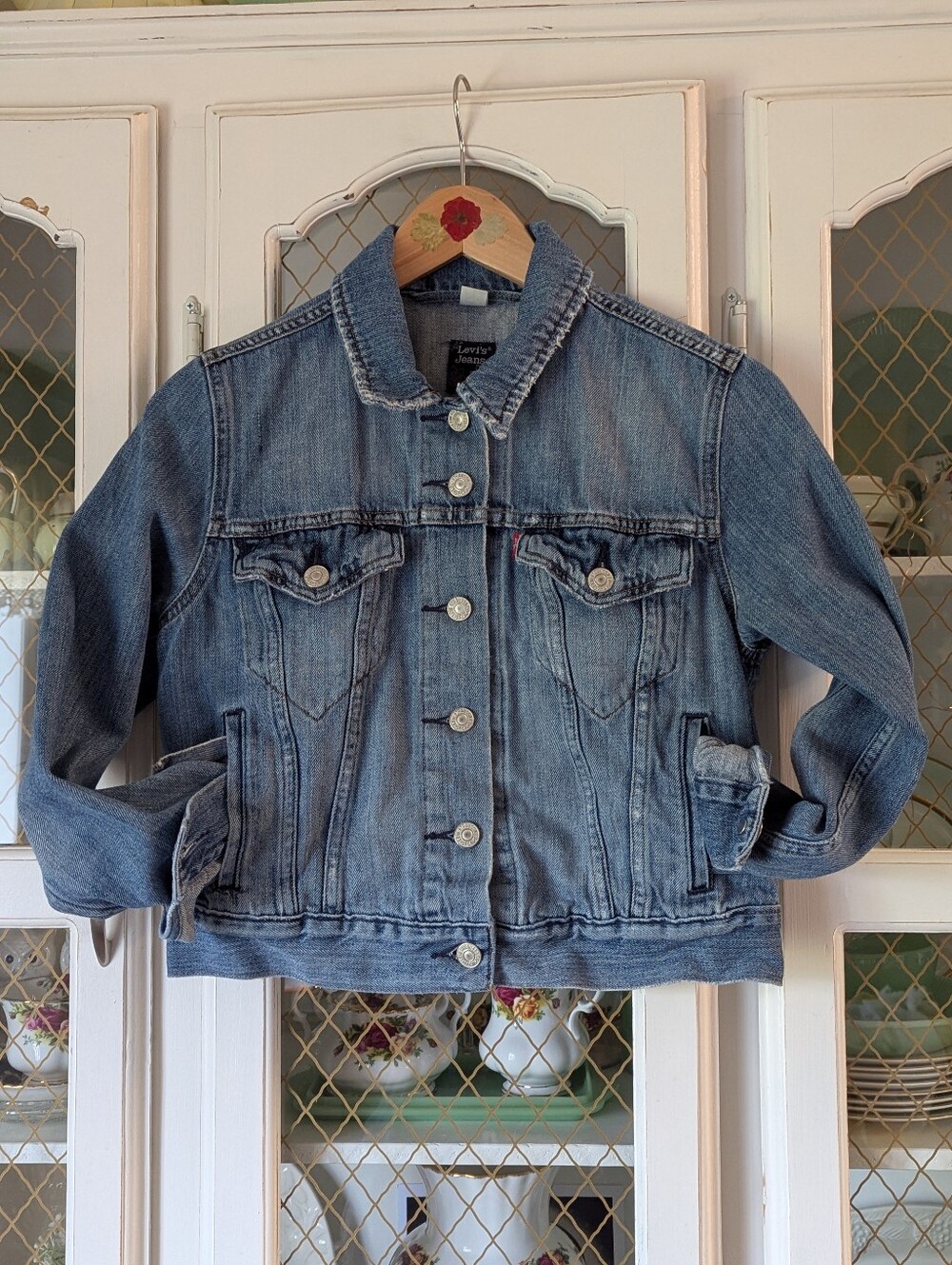 Y2K Levi's VTG Perfect Lived In  Women's Distressed Cropped Trucker Denim Jacket